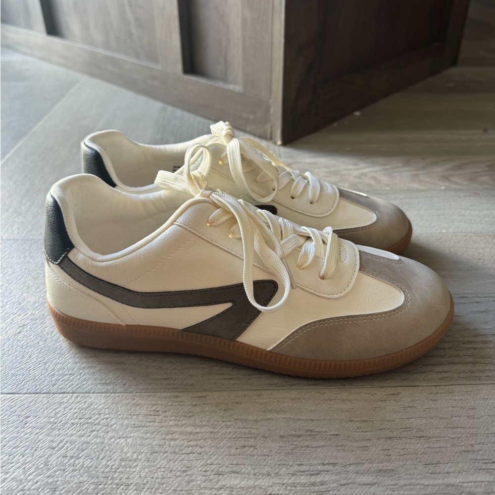 Dolce Vita Notice Sneakers